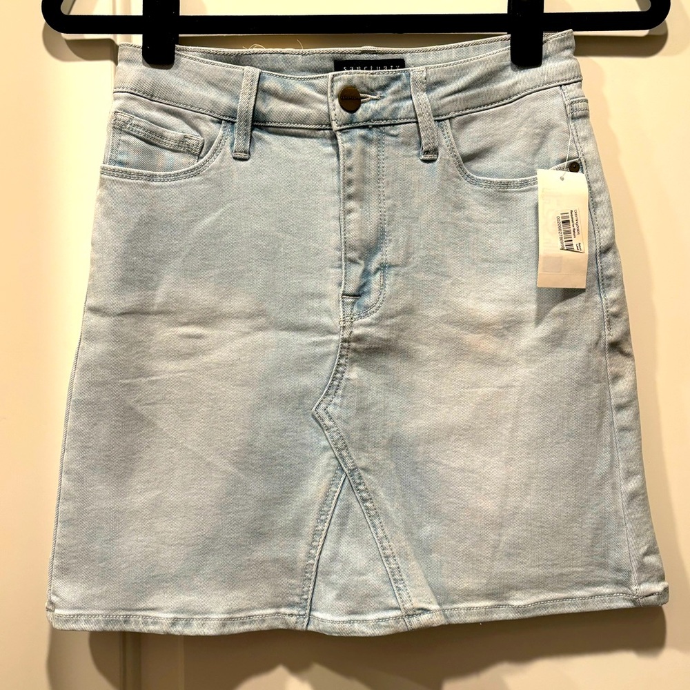 NWT- Sanctuary Lightwash Denim Skirt, size 26